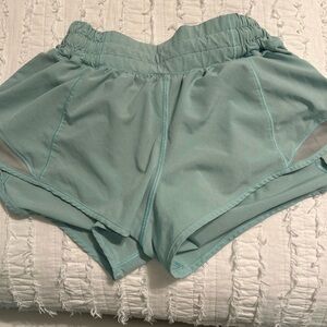 Lululemon Hotty Hot Shorts 2.5
